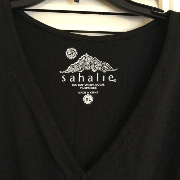 Dress - Picture 3 of 4